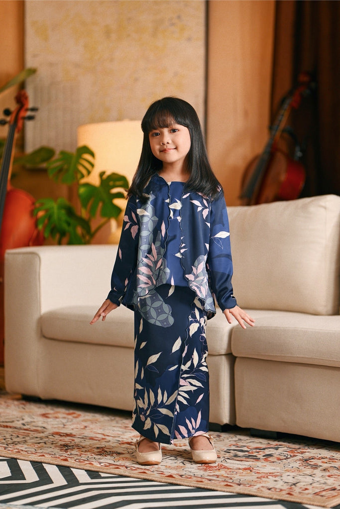 The Glow Broderie Kebaya Set - Shine