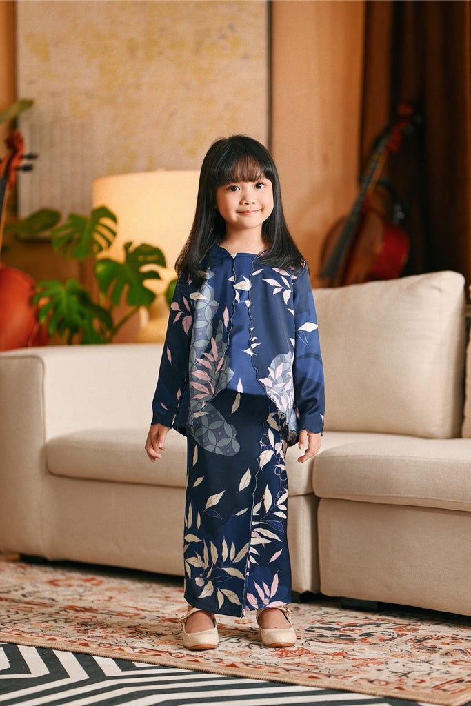 The Glow Broderie Kebaya Set - Shine