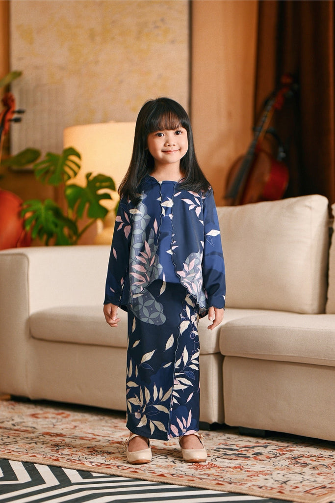 The Glow Broderie Kebaya Set - Shine