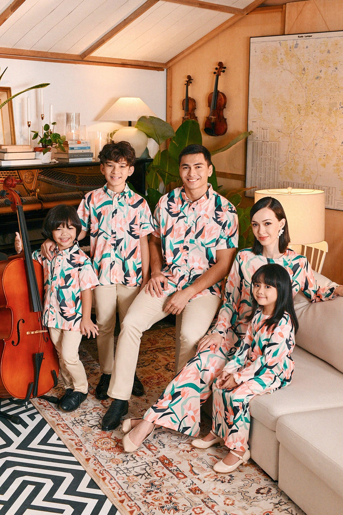 The Glow Men Batik Shirt - Lily