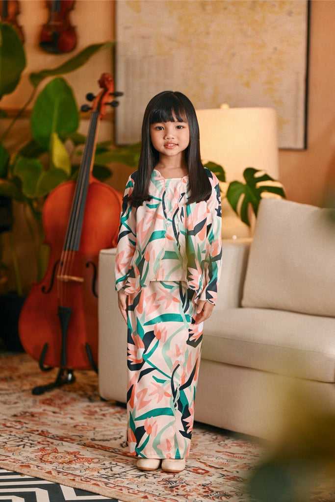 The Glow Broderie Kebaya Set - Lily