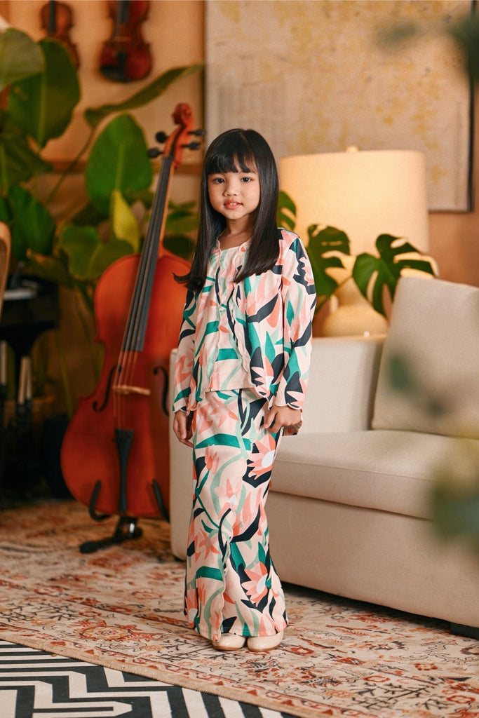 The Glow Broderie Kebaya Set - Lily