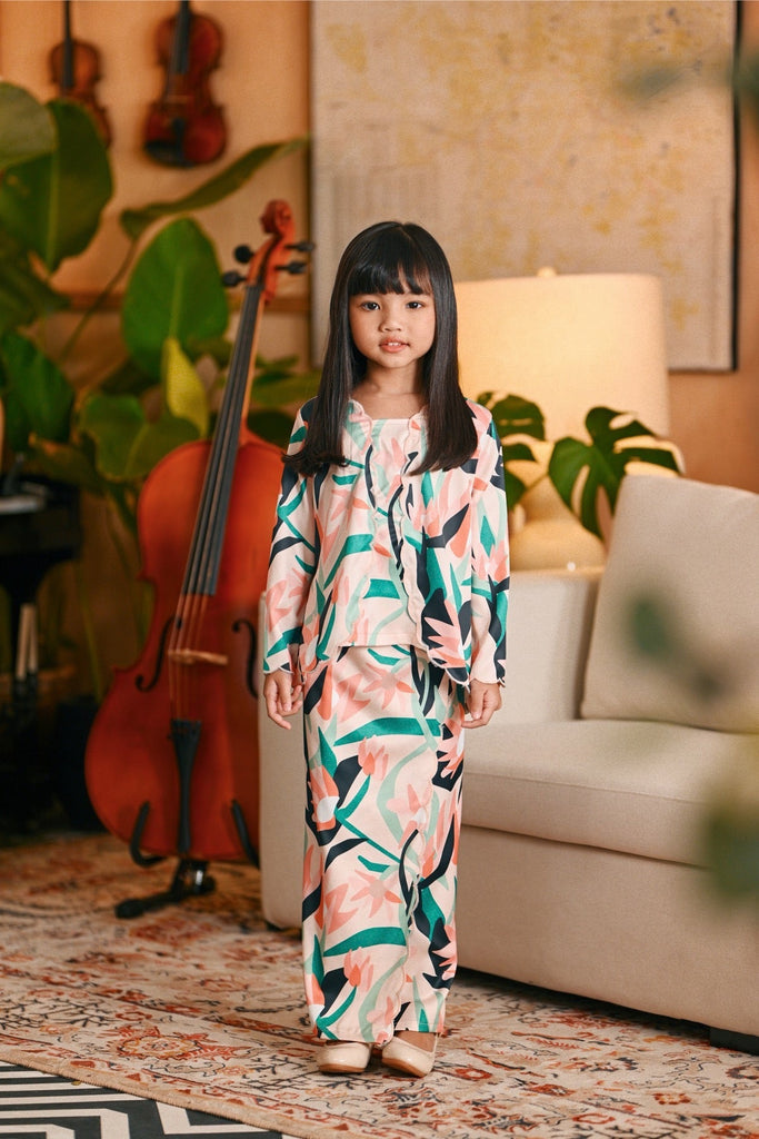 The Glow Broderie Kebaya Set - Lily