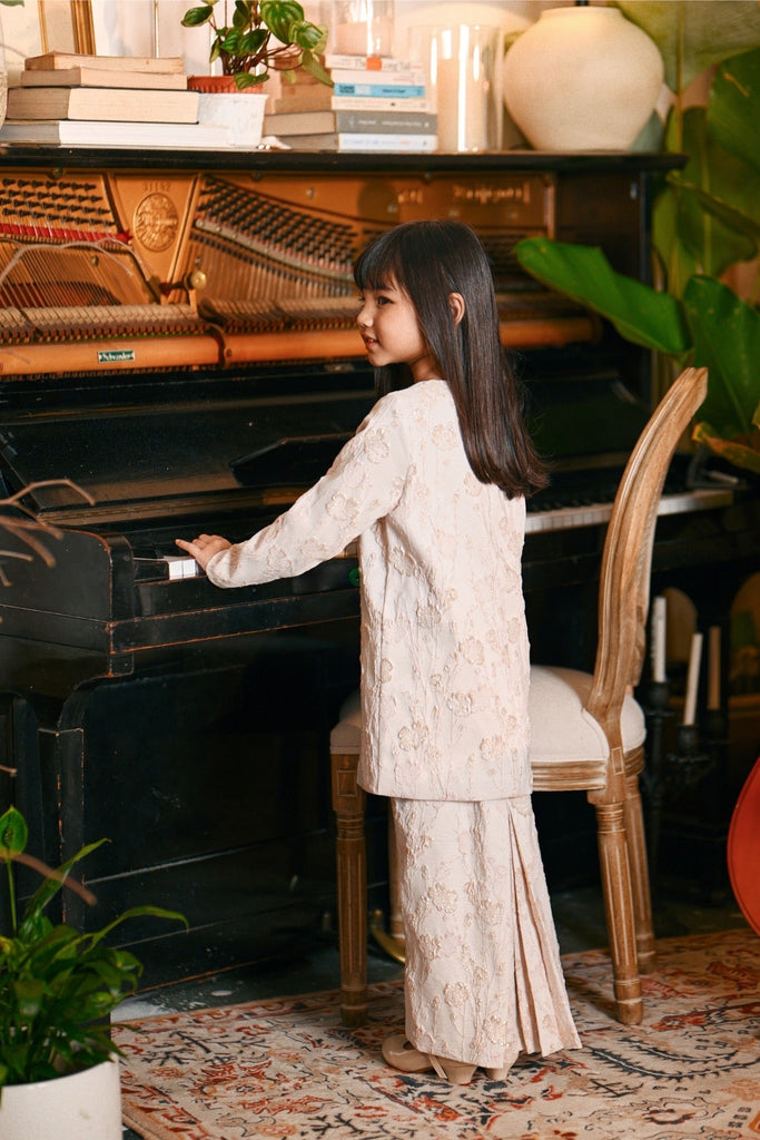 The Glow Elite Kurung Set - Pink Jacquard