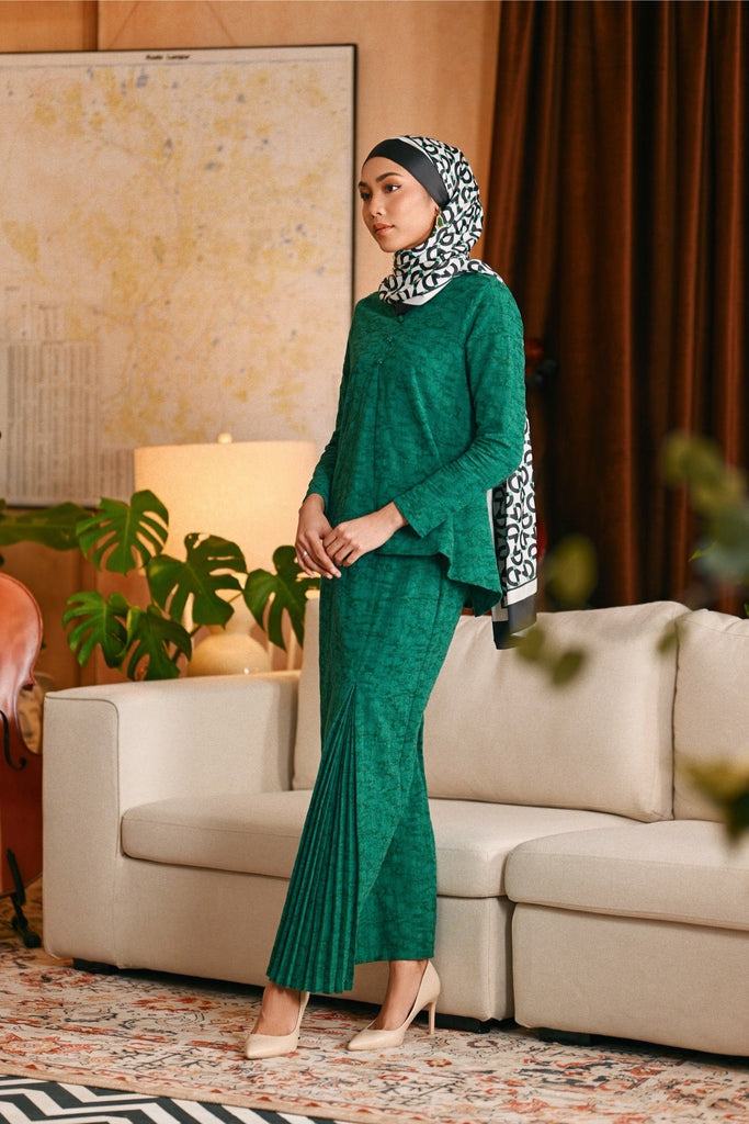 The Glow Women Grace Kurung Set - Emerald Jacquard