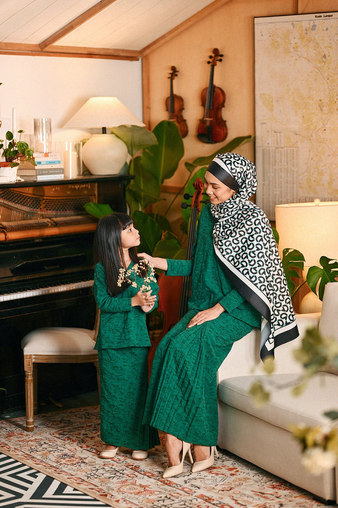 The Glow Women Grace Kurung Set - Emerald Jacquard