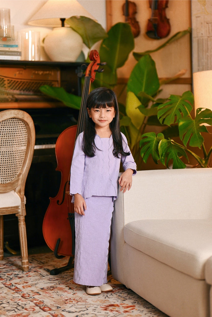 The Glow Broderie Kebaya Set - Lilac Jacquard