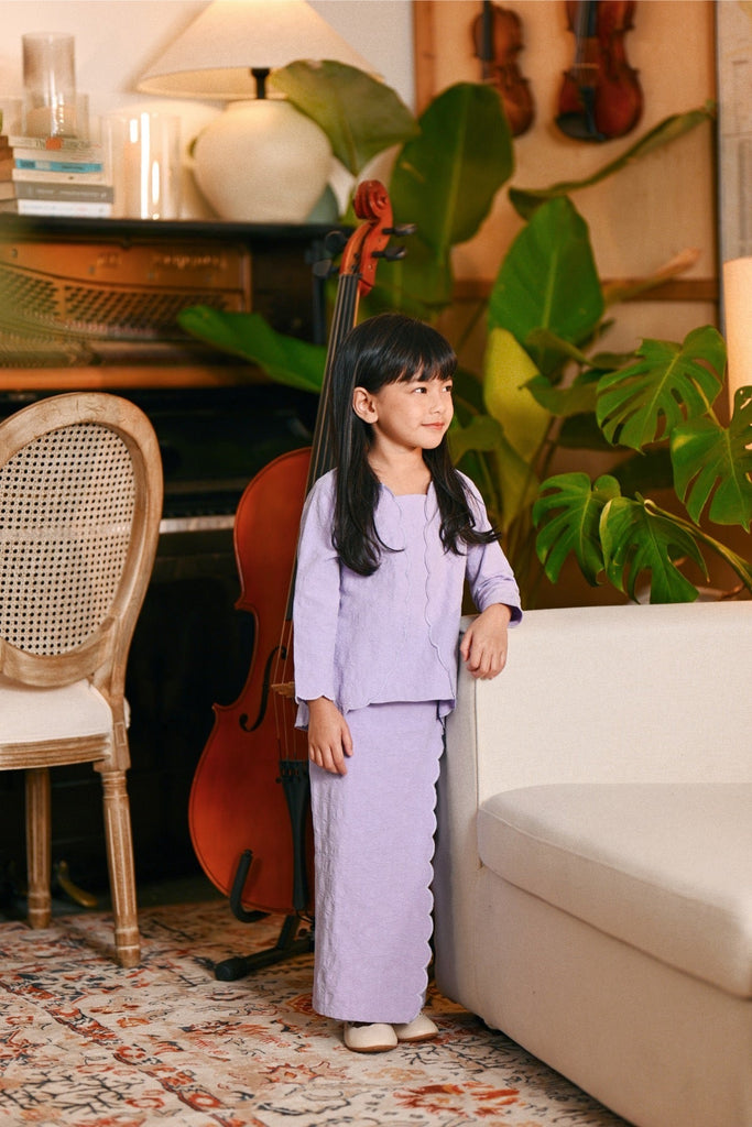 The Glow Broderie Kebaya Set - Lilac Jacquard