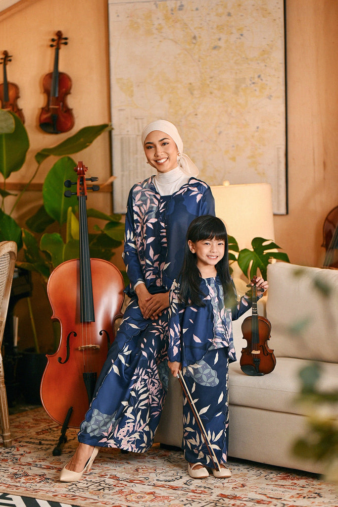 The Glow Broderie Kebaya Set - Shine