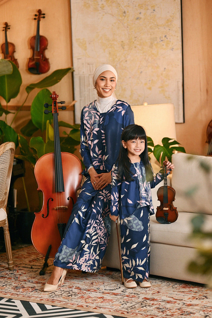The Glow Broderie Kebaya Set - Shine