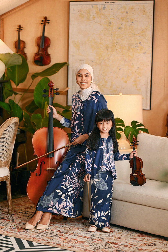 The Glow Broderie Kebaya Set - Shine