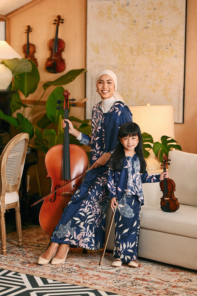The Glow Broderie Kebaya Set - Shine