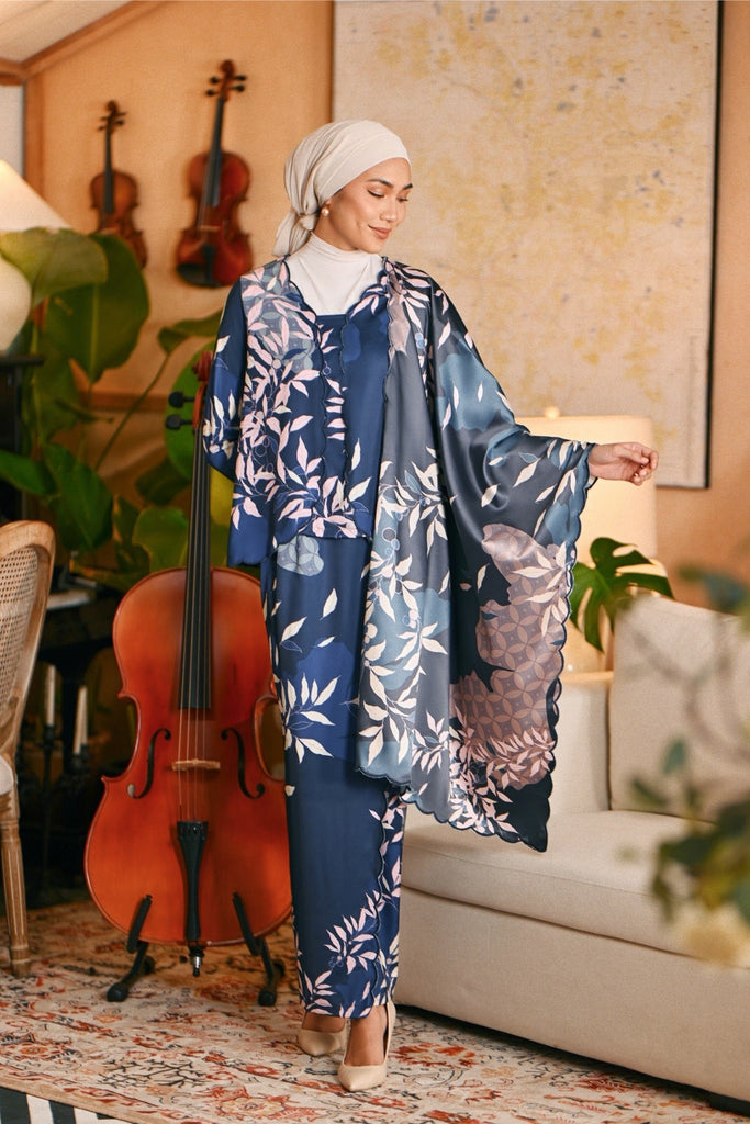 The Glow Women Broderie Kebaya Set - Shine