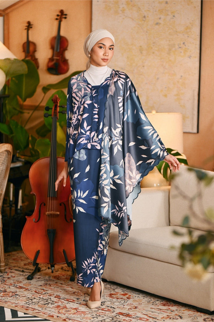 The Glow Women Broderie Kebaya Set - Shine
