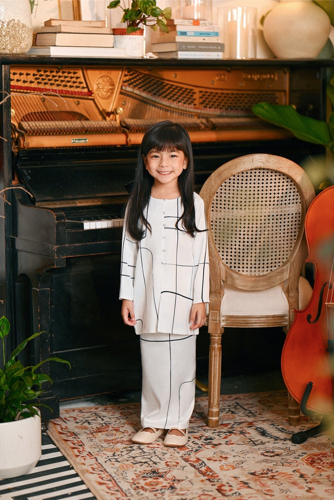 The Glow Elite Kurung Set - Dancers