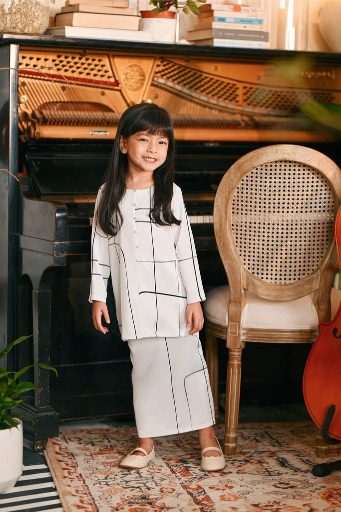 The Glow Elite Kurung Set - Dancers