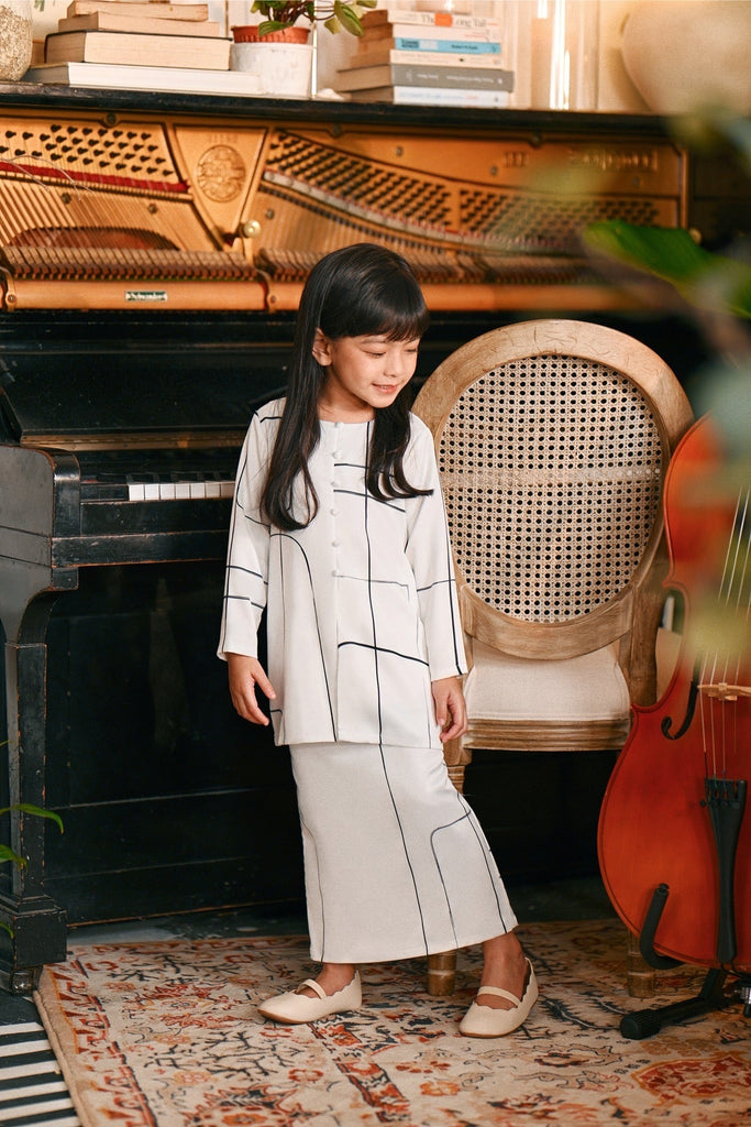 The Glow Elite Kurung Set - Dancers