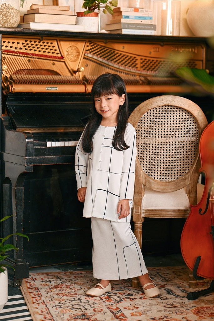 The Glow Elite Kurung Set - Dancers