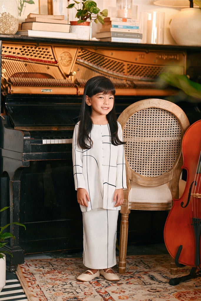 The Glow Elite Kurung Set - Dancers