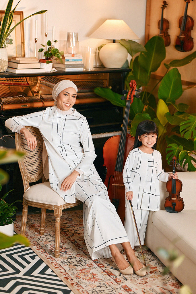 The Glow Elite Kurung Set - Dancers