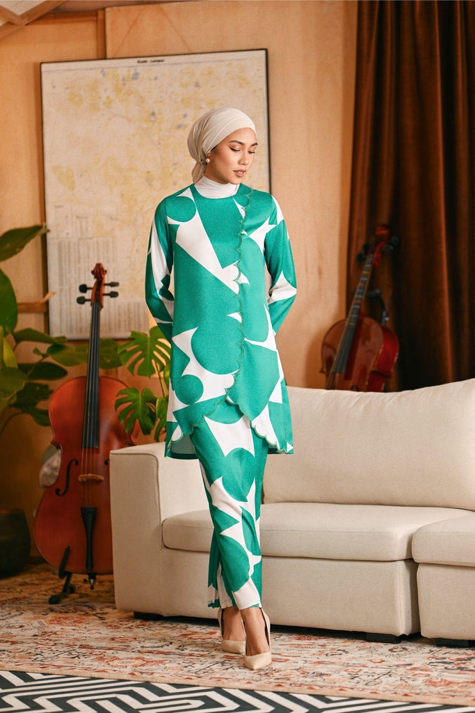 The Glow Women Broderie Kurung Set - Green Geo