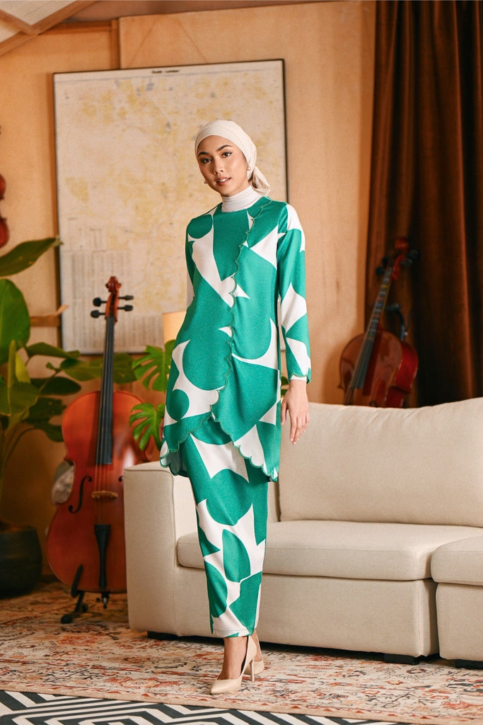 The Glow Women Broderie Kurung Set - Green Geo