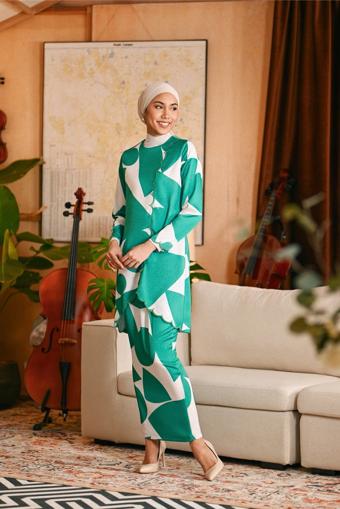 The Glow Women Broderie Kurung Set - Green Geo