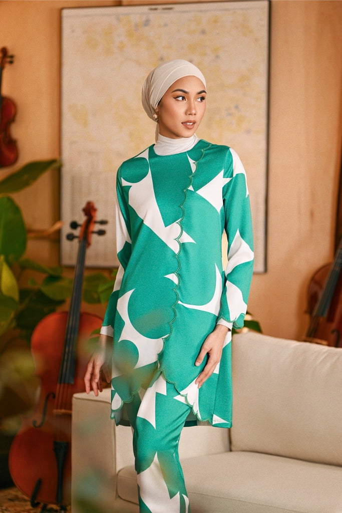 The Glow Women Broderie Kurung Set - Green Geo