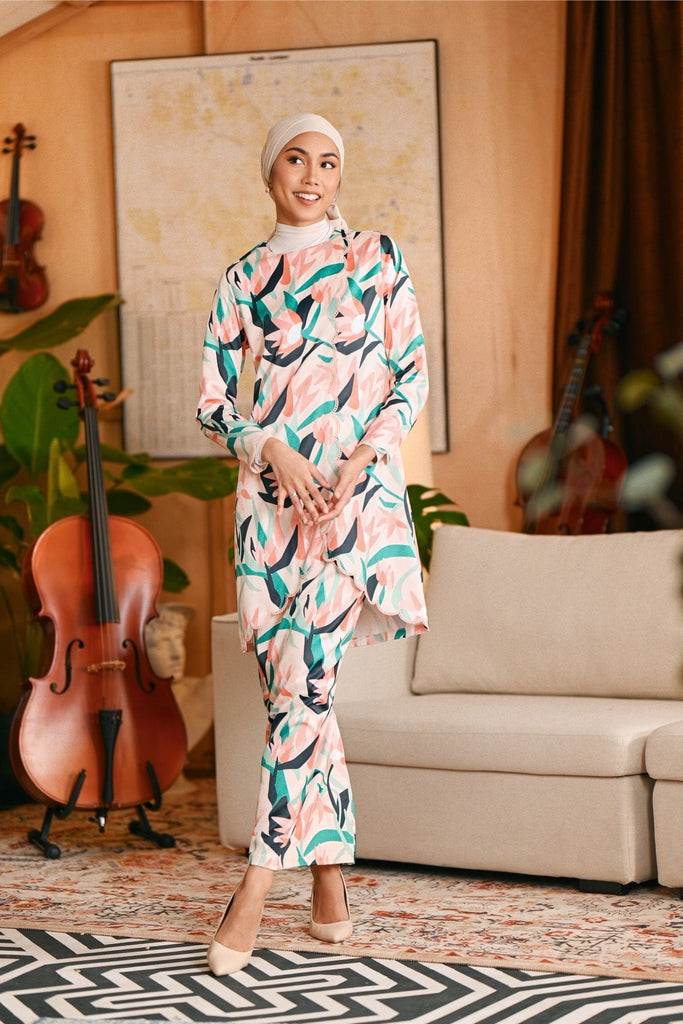 The Glow Women Broderie Kurung Set - Lily