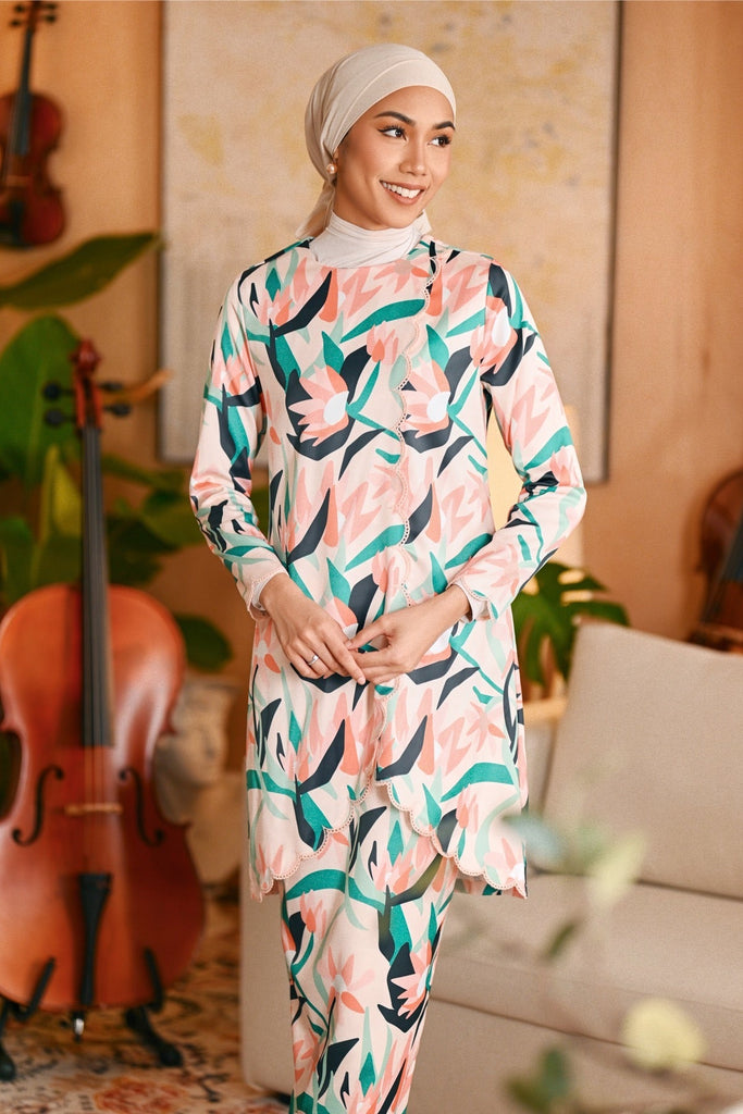 The Glow Women Broderie Kurung Set - Lily