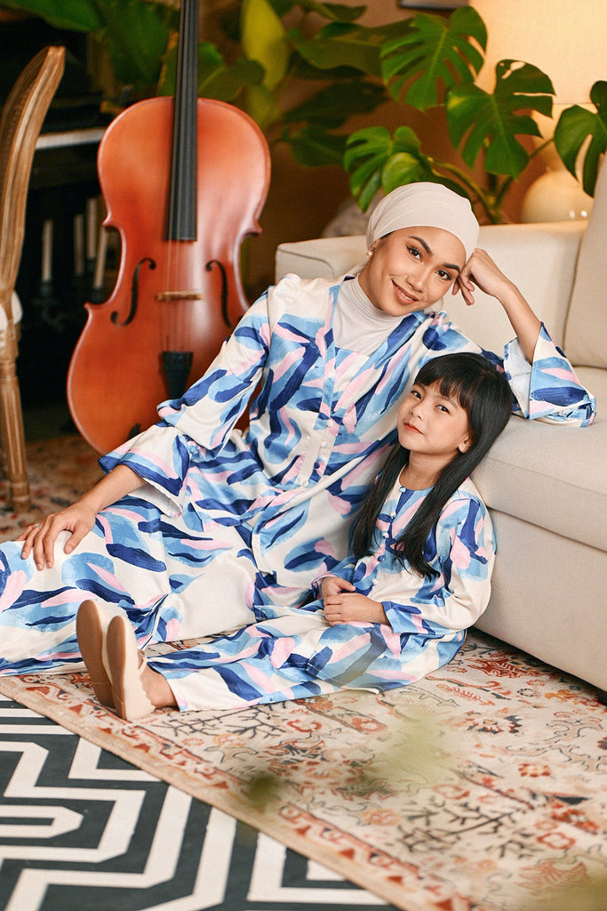 The Glow Women Chic Kebaya Set - Dreamers