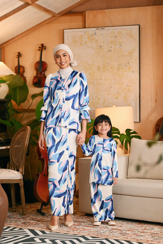 The Glow Women Chic Kebaya Set - Dreamers