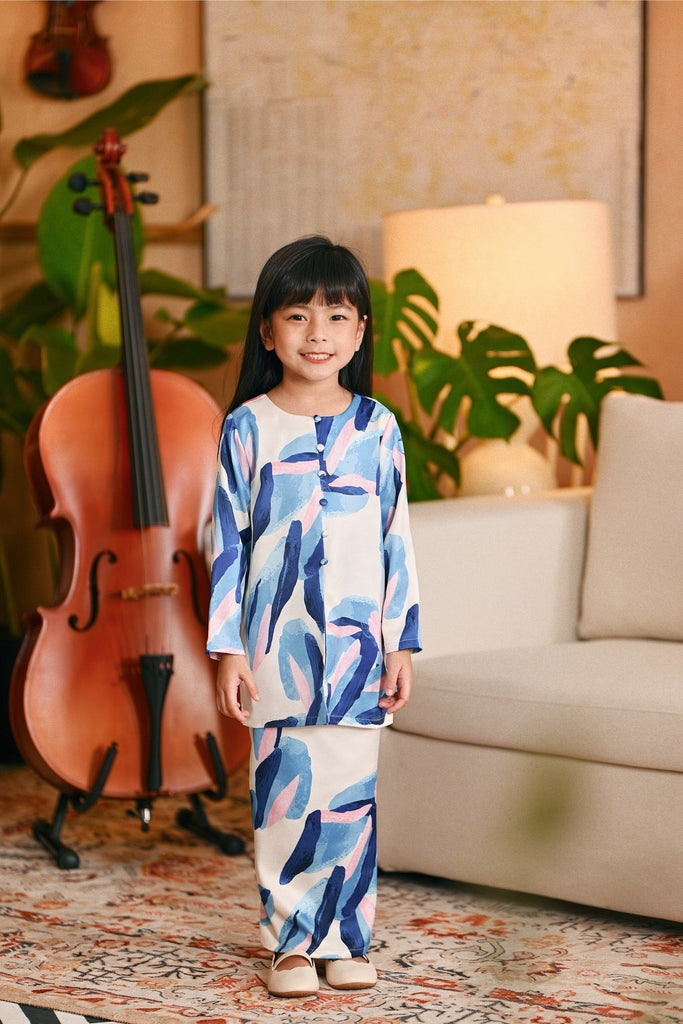The Glow Elite Kurung Set - Dreamers
