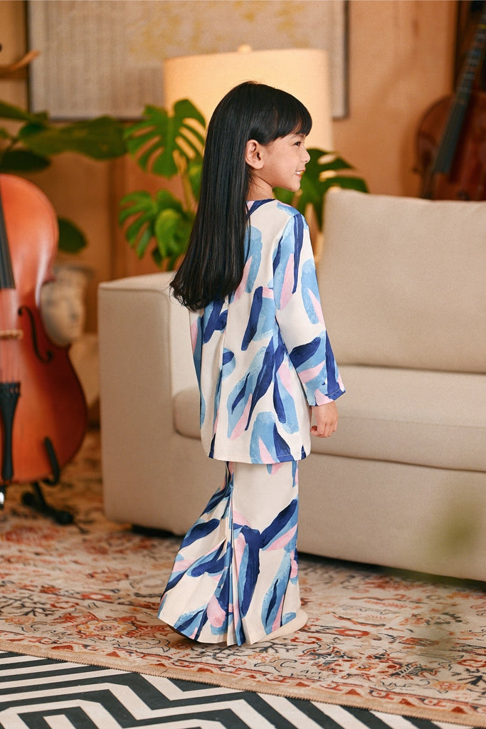 The Glow Elite Kurung Set - Dreamers