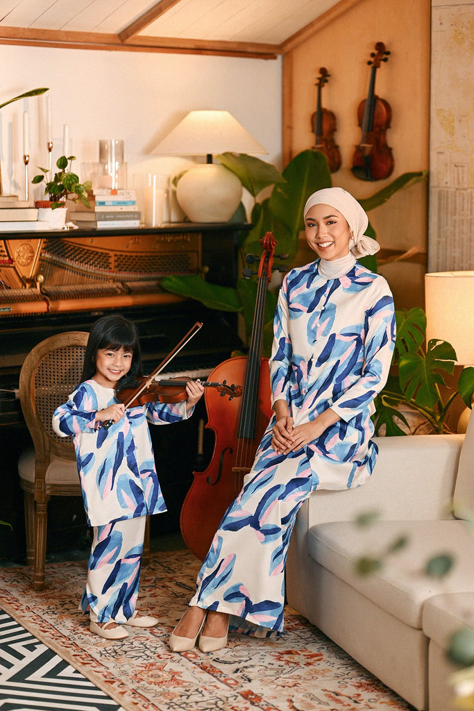 The Glow Elite Kurung Set - Dreamers
