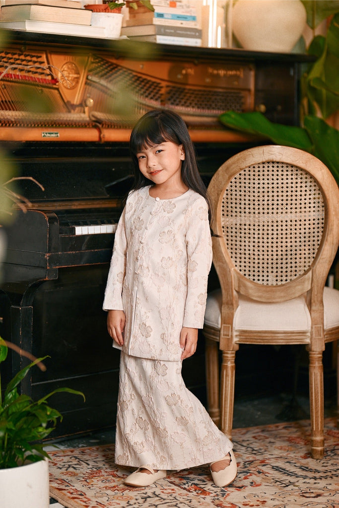 The Glow Elite Kurung Set - Pink Jacquard