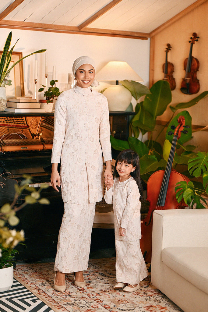 The Glow Elite Kurung Set - Pink Jacquard