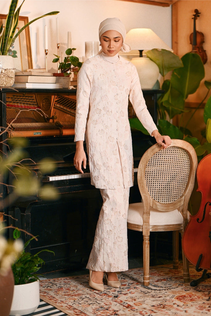 The Glow Women Elite Kurung Set - Pink Jacquard