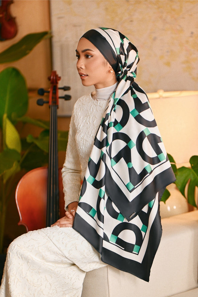 The Glow Women Shawl - Bold Iconic