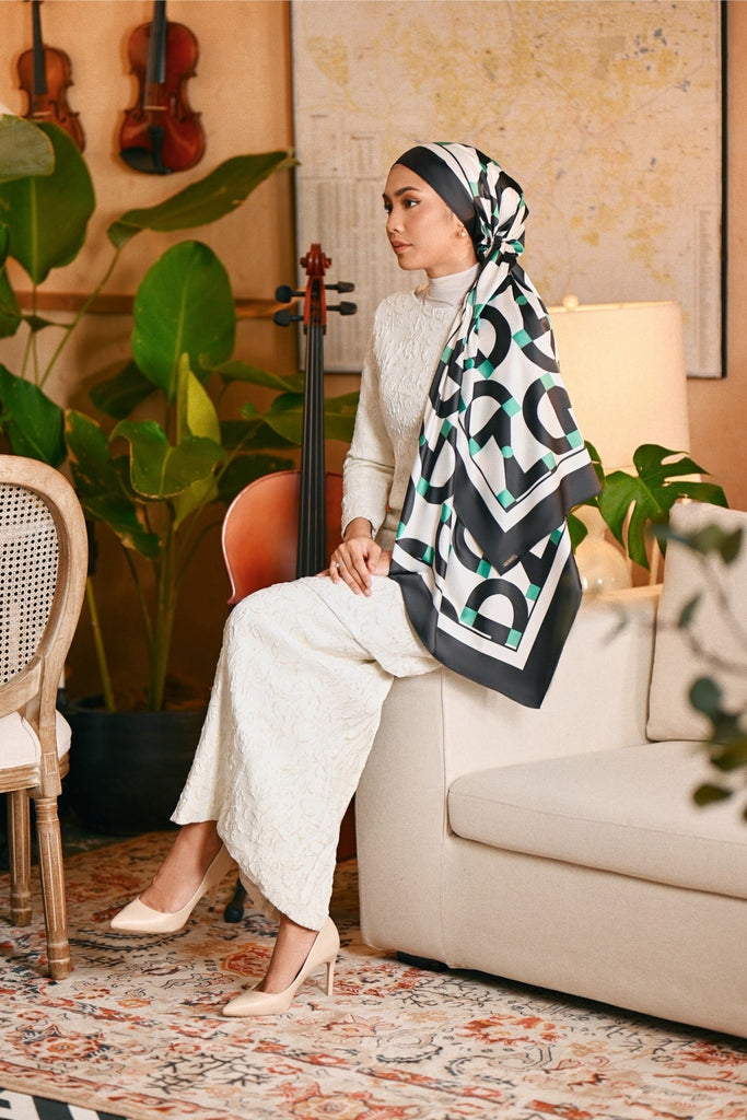 The Glow Women Shawl - Bold Iconic