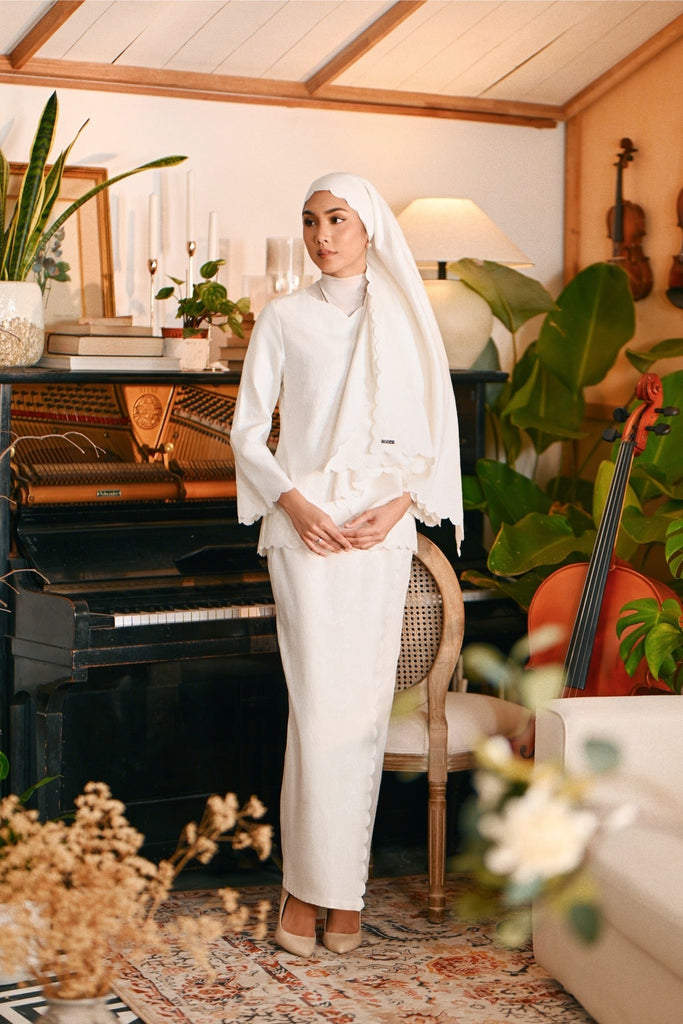 The Glow Women Demure Kurung Set - White Jacquard