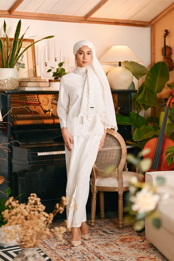 The Glow Women Demure Kurung Set - White Jacquard