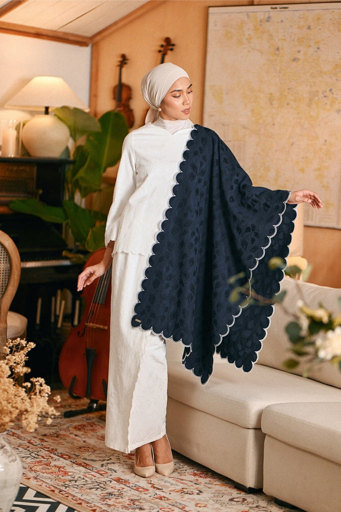 The Glow Women Broderie Shawl - Navy Jacquard