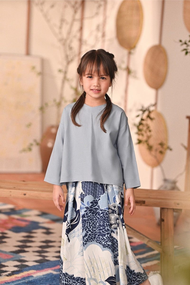 The Heiwa Selesa Blouse - Fog Blue