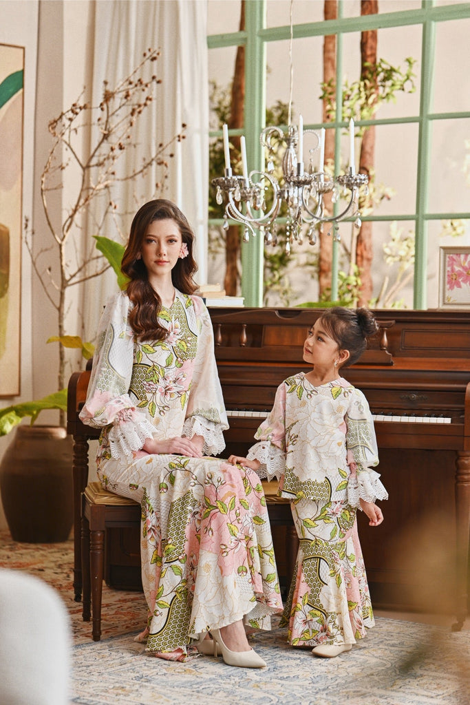 The Glow Victoria Kurung Set - Blooms