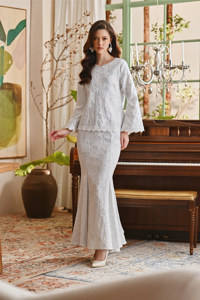 The Glow Women Glitz Kurung Set - White Jacquard