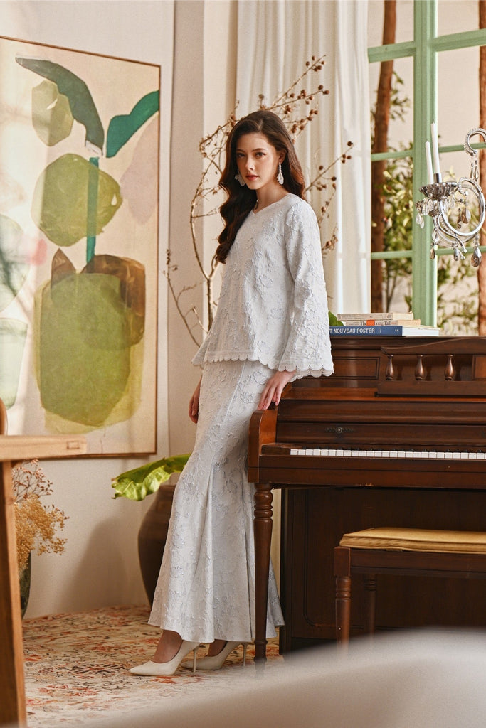 The Glow Women Glitz Kurung Set - White Jacquard