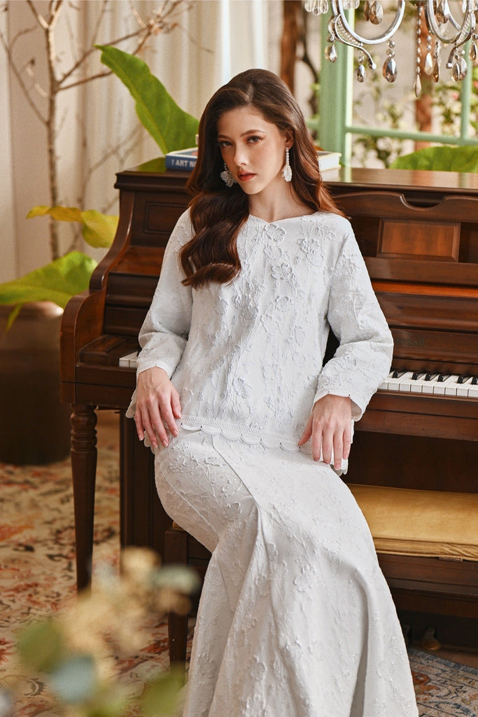 The Glow Women Glitz Kurung Set - White Jacquard