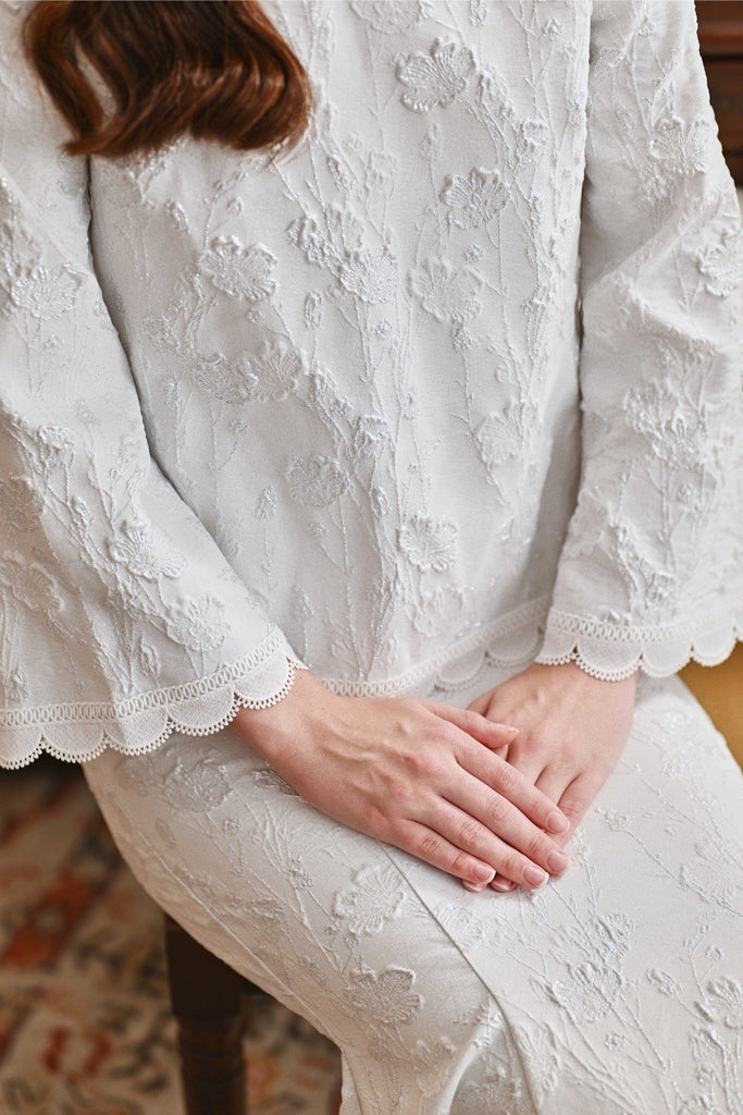 The Glow Women Glitz Kurung Set - White Jacquard