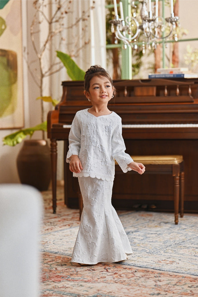 The Glow Glitz Kurung Set - White Jacquard